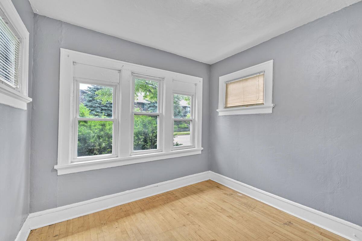 1621 South 76th St, West Allis, WI 53214