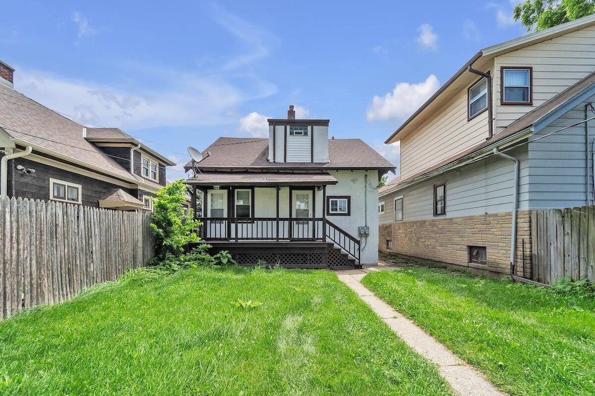 1621 South 76th St, West Allis, WI 53214