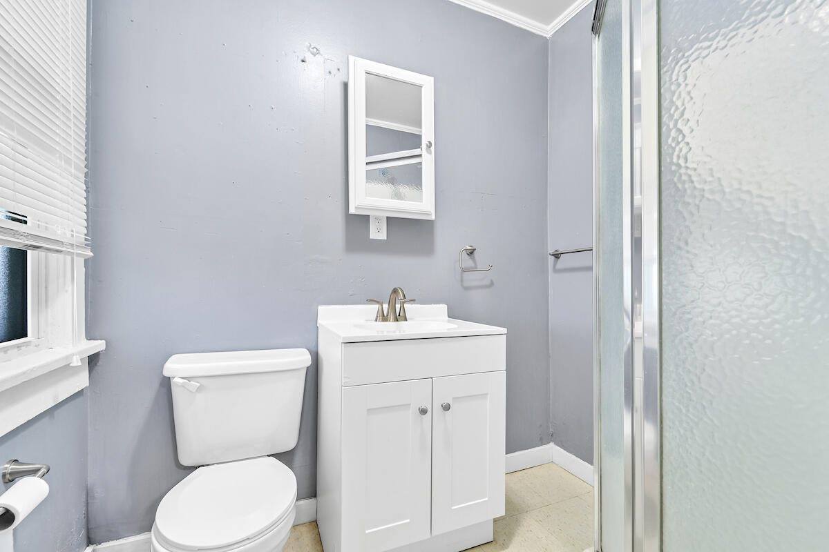 1621 South 76th St, West Allis, WI 53214