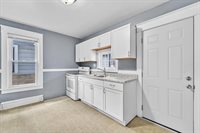 1621 South 76th St, West Allis, WI 53214