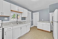 1621 South 76th St, West Allis, WI 53214
