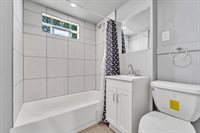 1621 South 76th St, West Allis, WI 53214