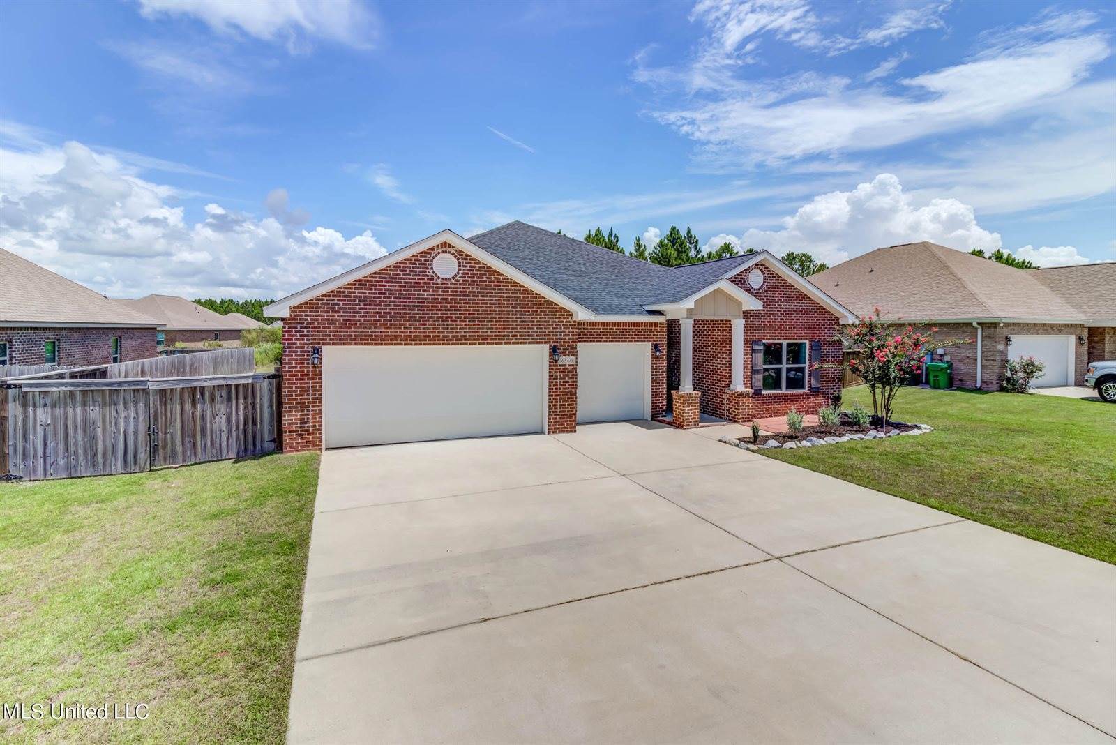 6560 Sugarcane Circle, Ocean Springs, MS 39564