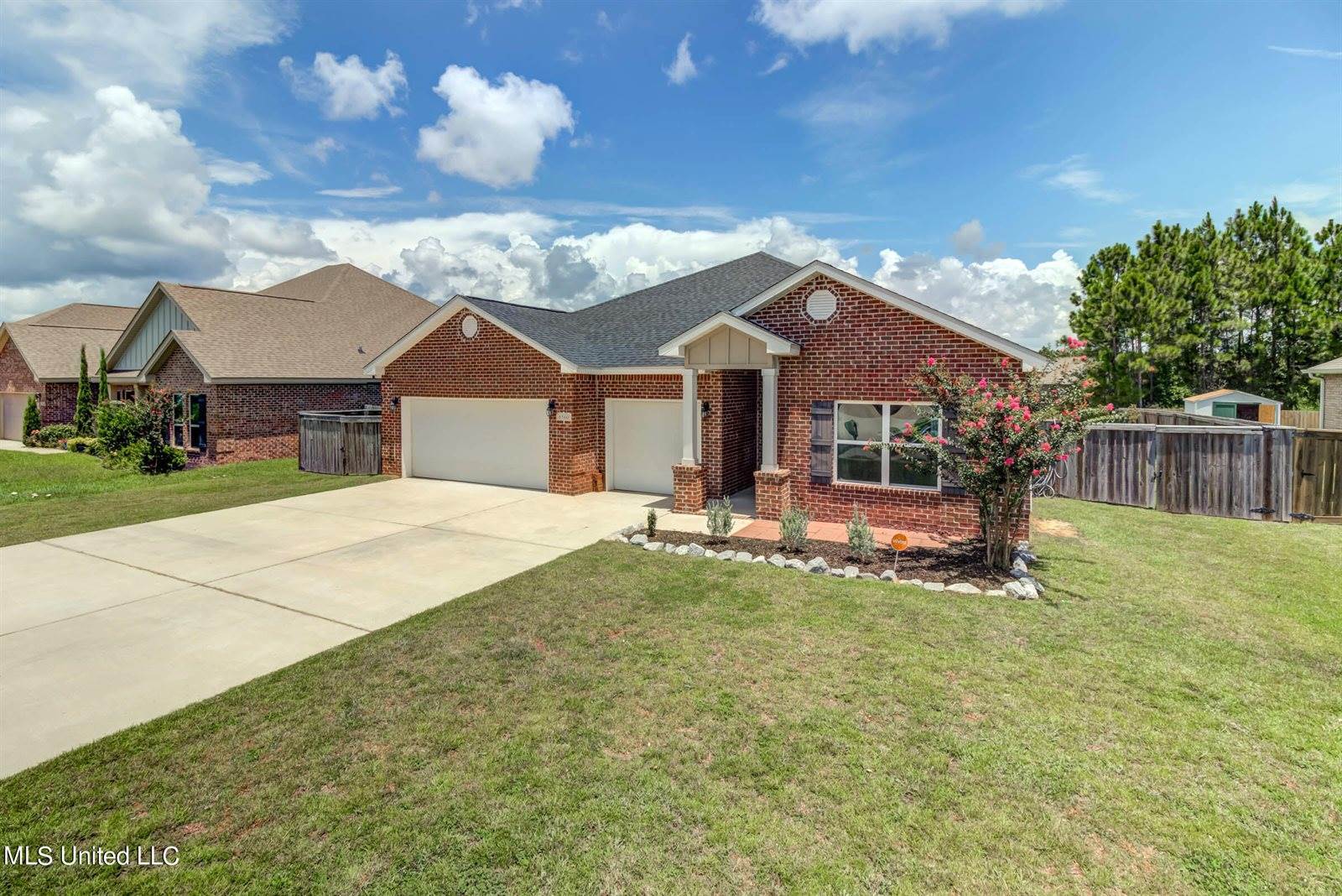 6560 Sugarcane Circle, Ocean Springs, MS 39564