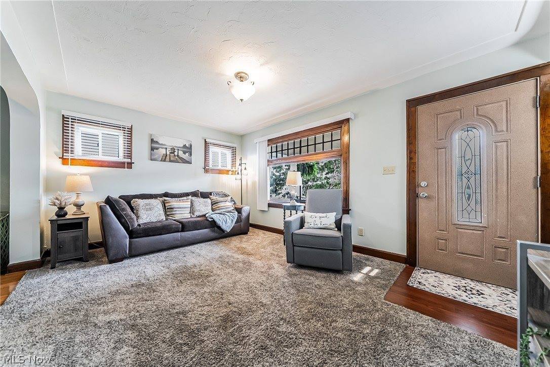 7911 Chesterfield Avenue, Cleveland, OH 44129