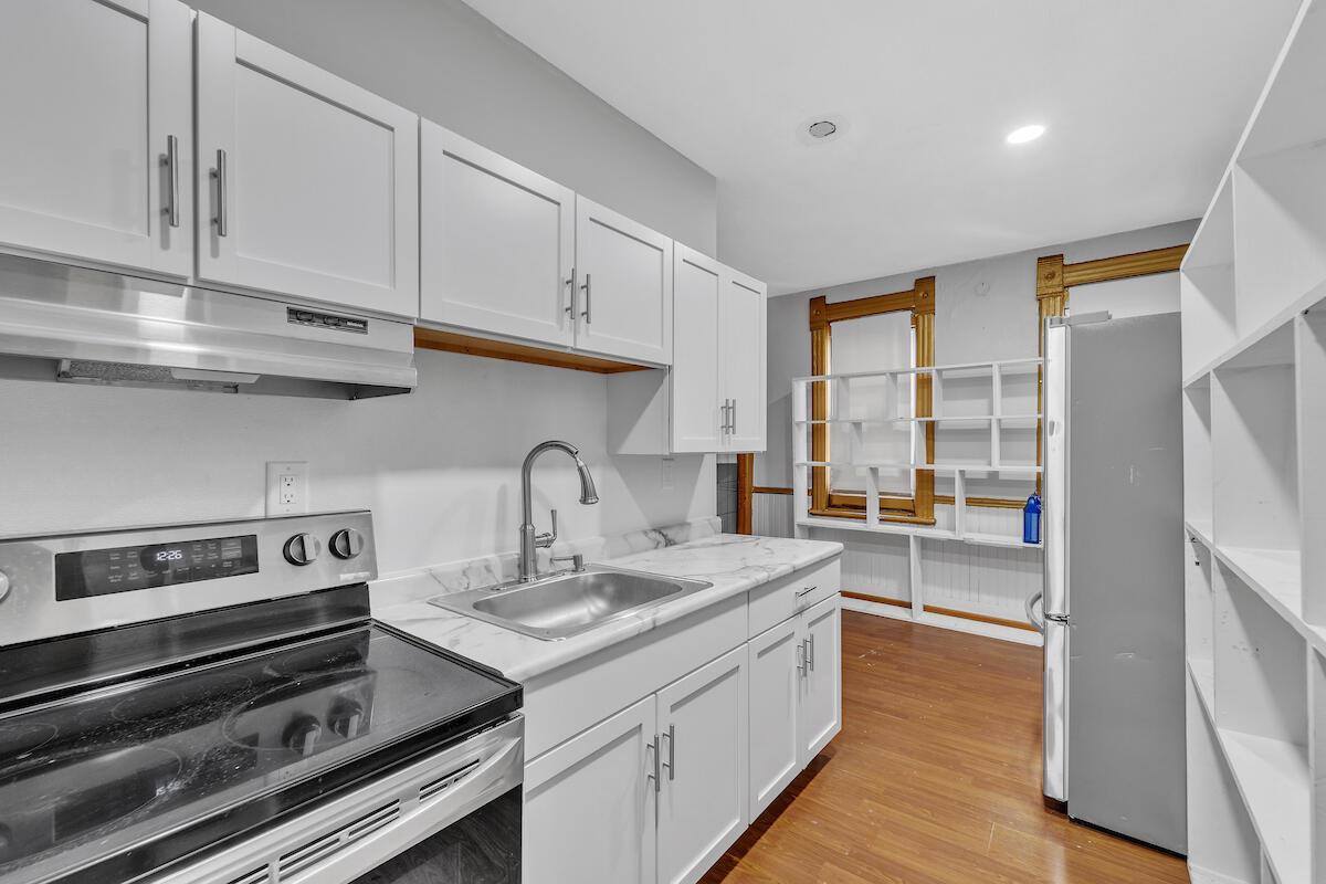 1108 W Lincoln AVENUE, Milwaukee, WI 53215