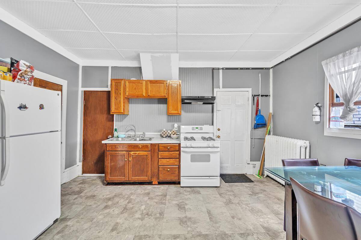 1108 W Lincoln AVENUE, Milwaukee, WI 53215