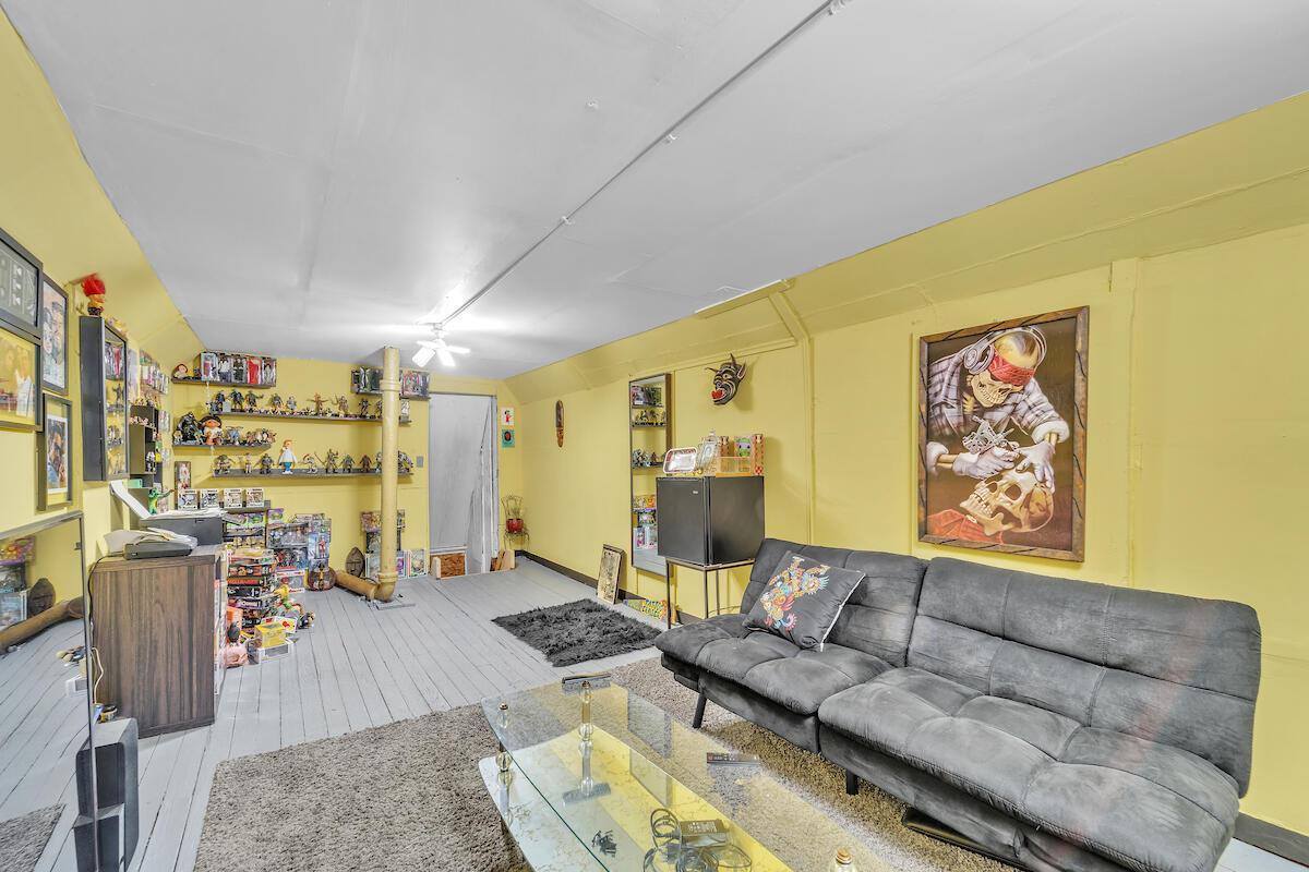 1108 W Lincoln AVENUE, Milwaukee, WI 53215