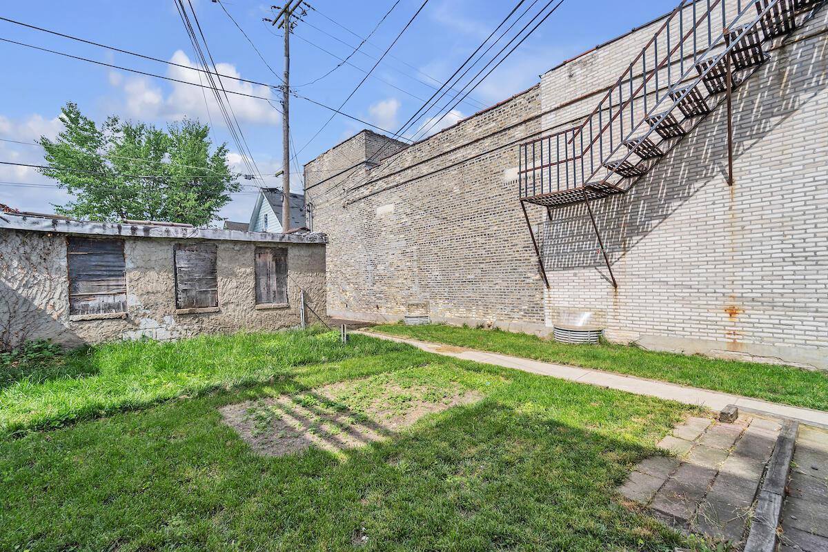 1108 W Lincoln AVENUE, Milwaukee, WI 53215