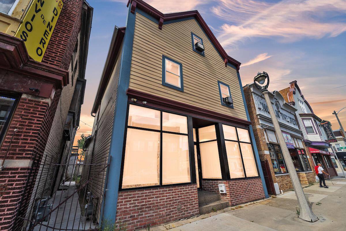 1108 W Lincoln AVENUE, Milwaukee, WI 53215