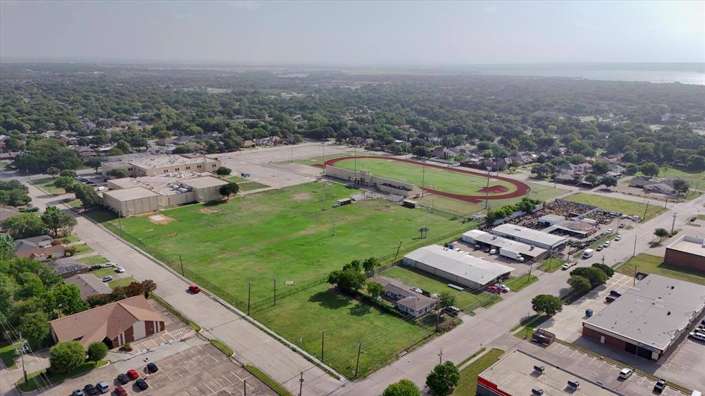 2335 SE 4th Street, Grand Prairie, TX 75051