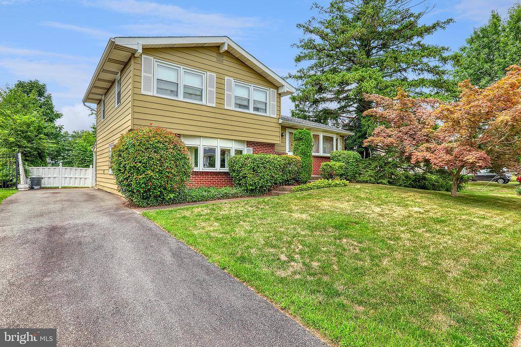 27 Wardman Avenue, Ewing, NJ 08638