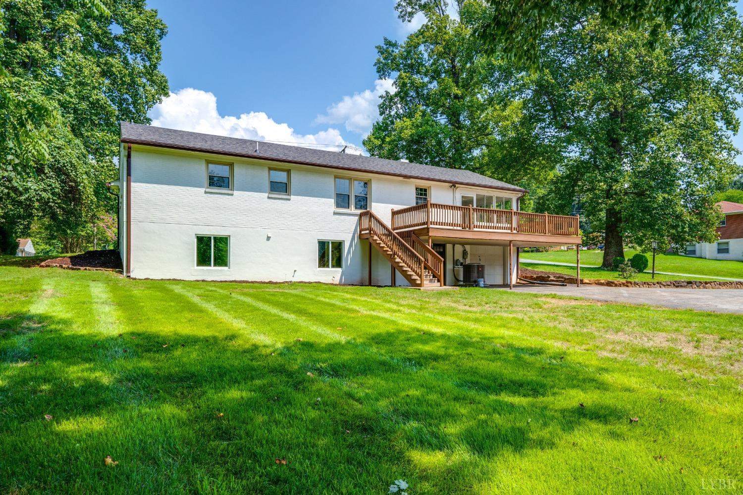 1426 Rainbow Forest Drive, Lynchburg, VA 24502