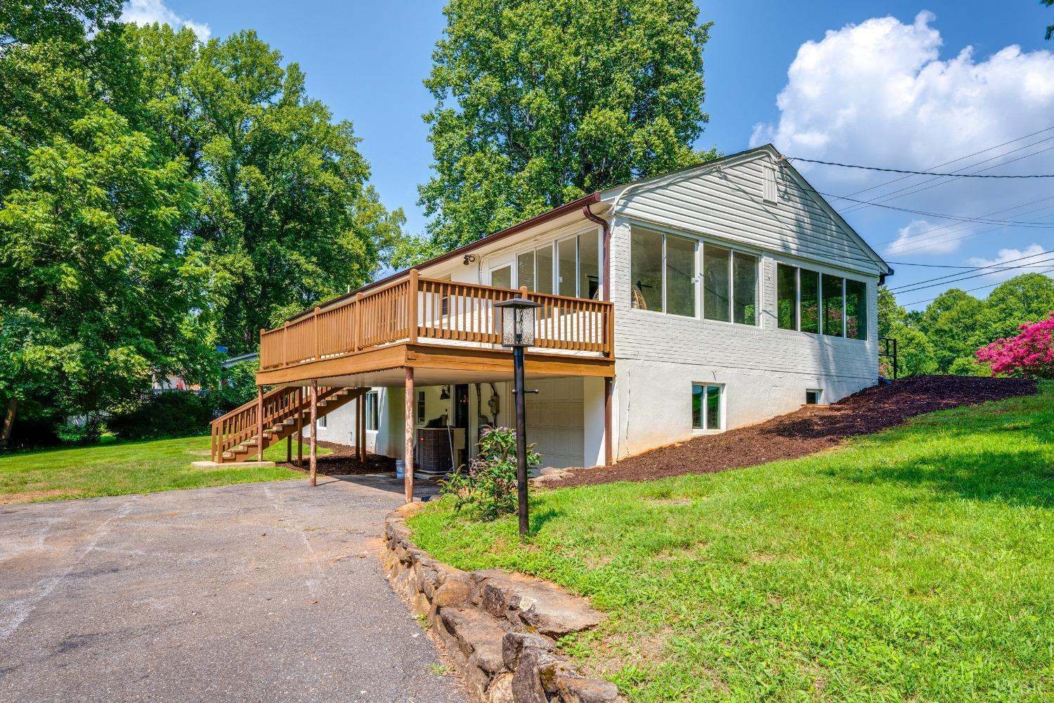 1426 Rainbow Forest Drive, Lynchburg, VA 24502