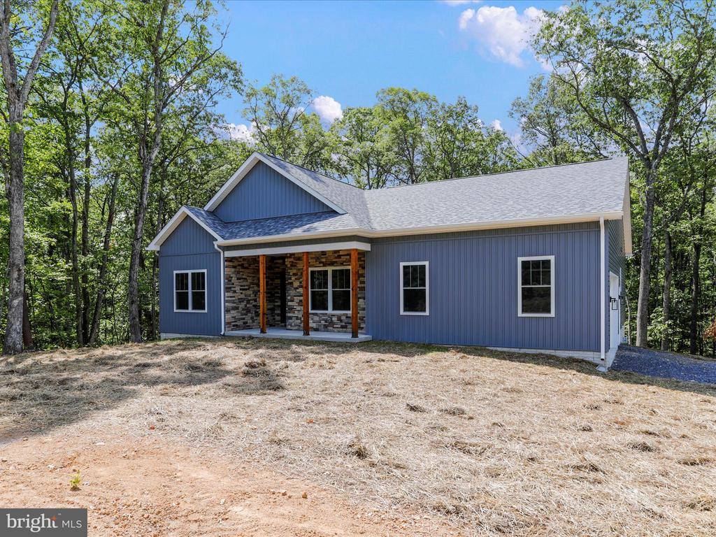 34 Canoles Lane, Berkeley Springs, WV 25411