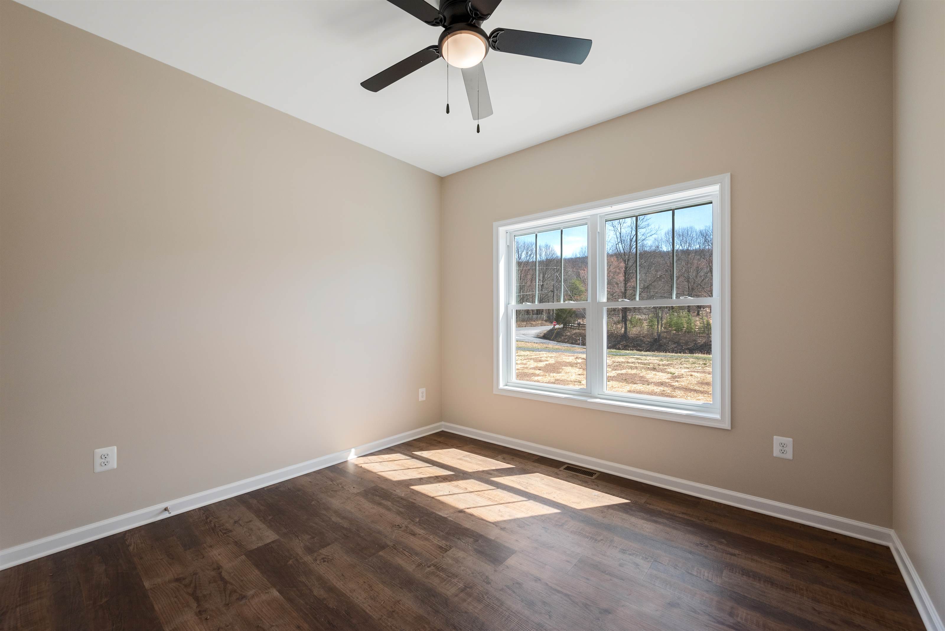 34 Canoles Lane, Berkeley Springs, WV 25411