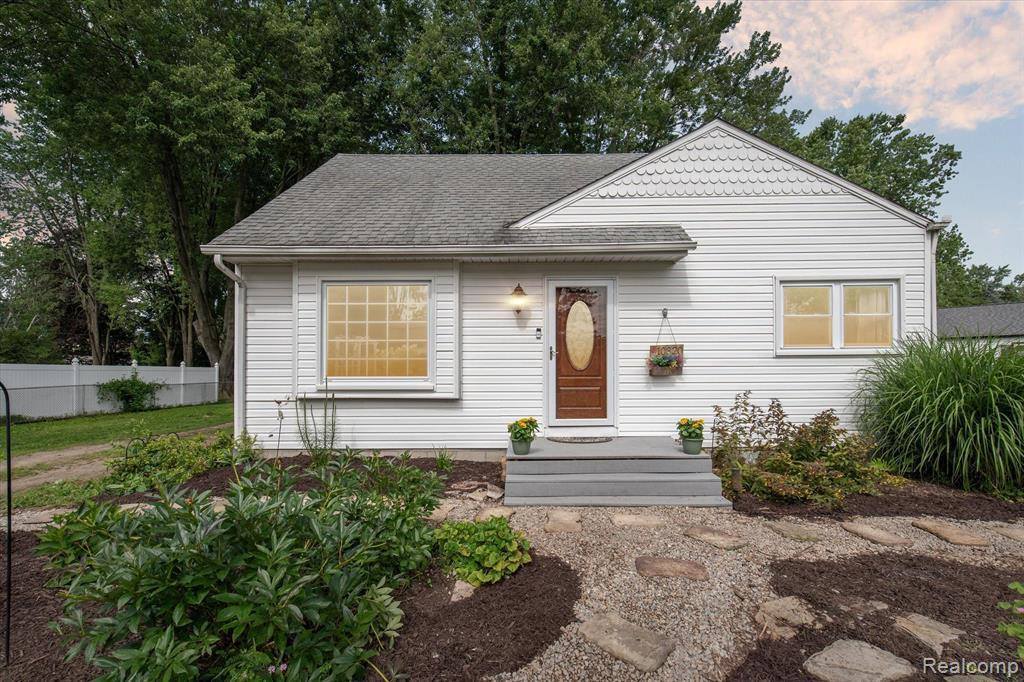 10320 Endicott Street, Van Buren Township, MI 48111