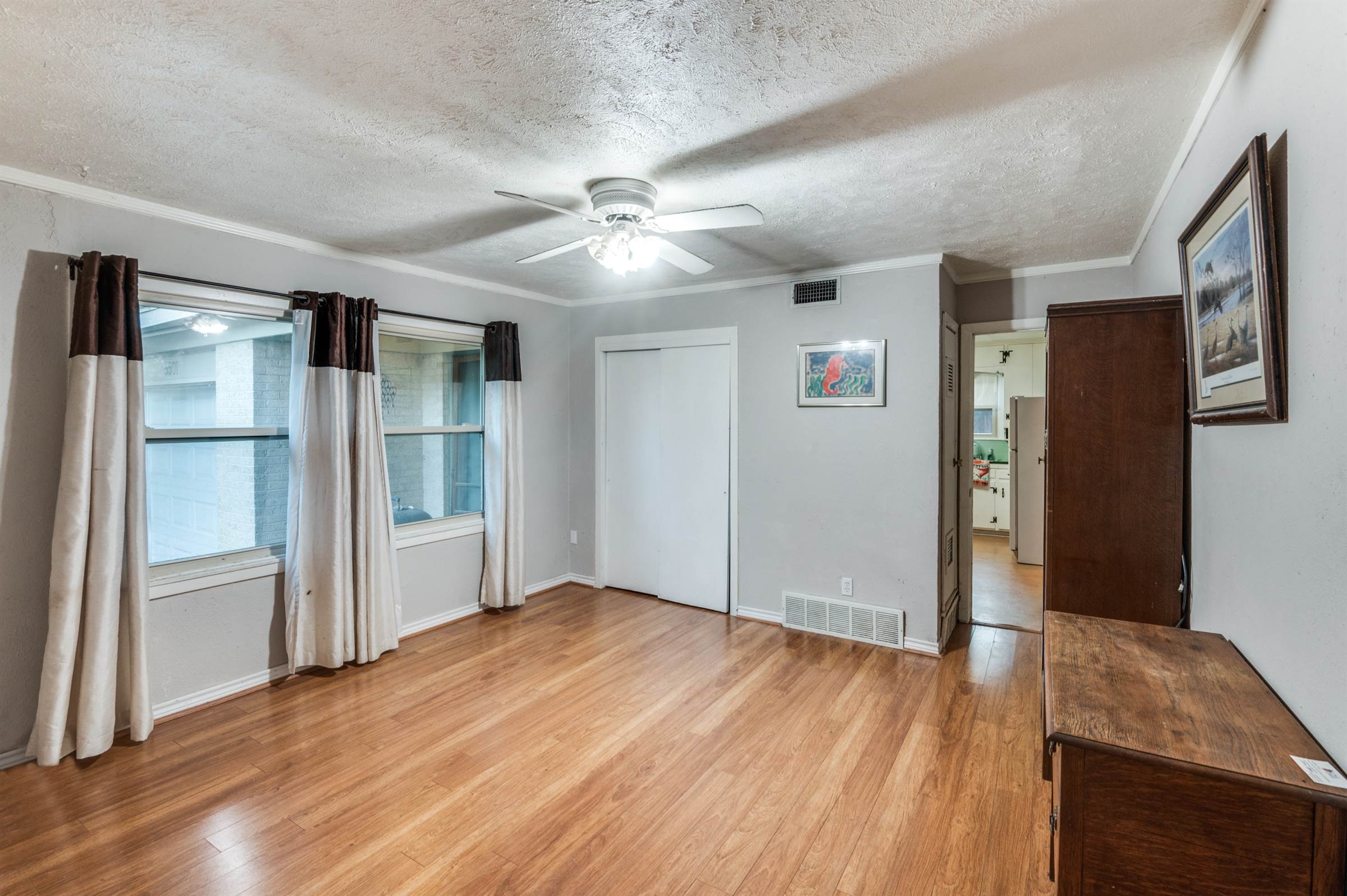 5501 Dennis Avenue, Fort Worth, TX 76114