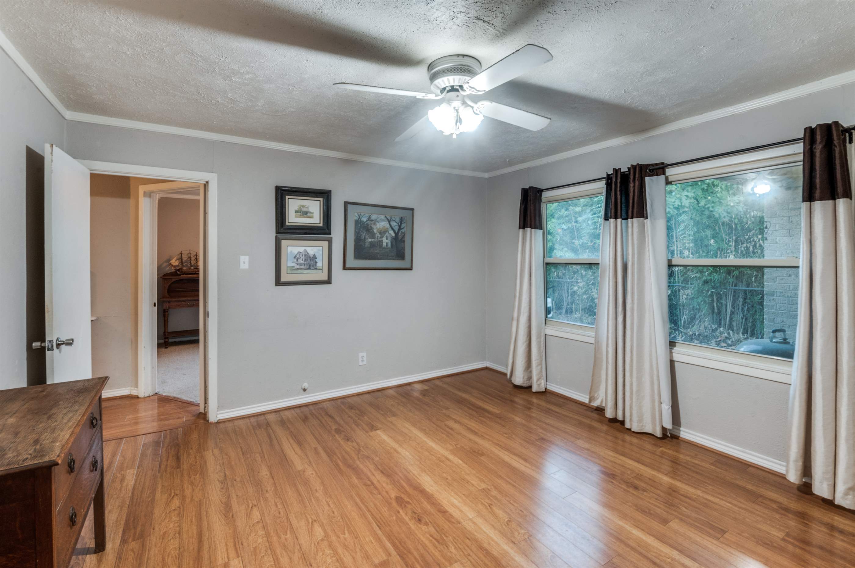 5501 Dennis Avenue, Fort Worth, TX 76114