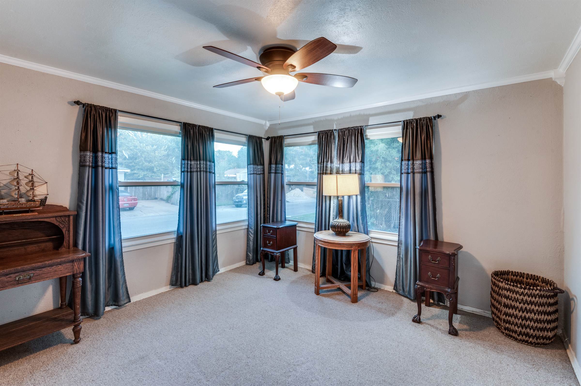 5501 Dennis Avenue, Fort Worth, TX 76114