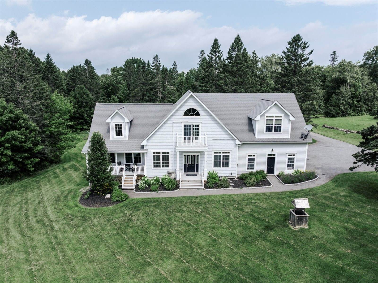 536 Blackstream Road, Hermon, ME 04401