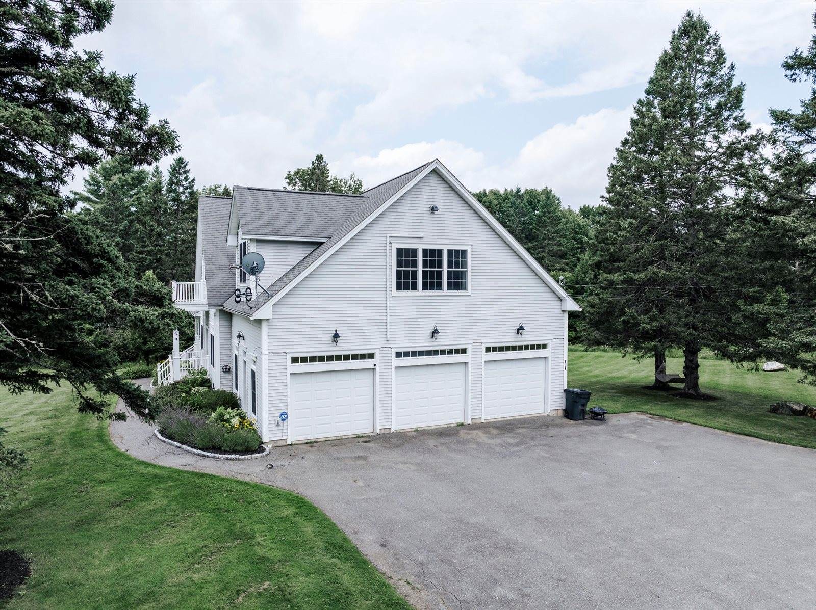 536 Blackstream Road, Hermon, ME 04401