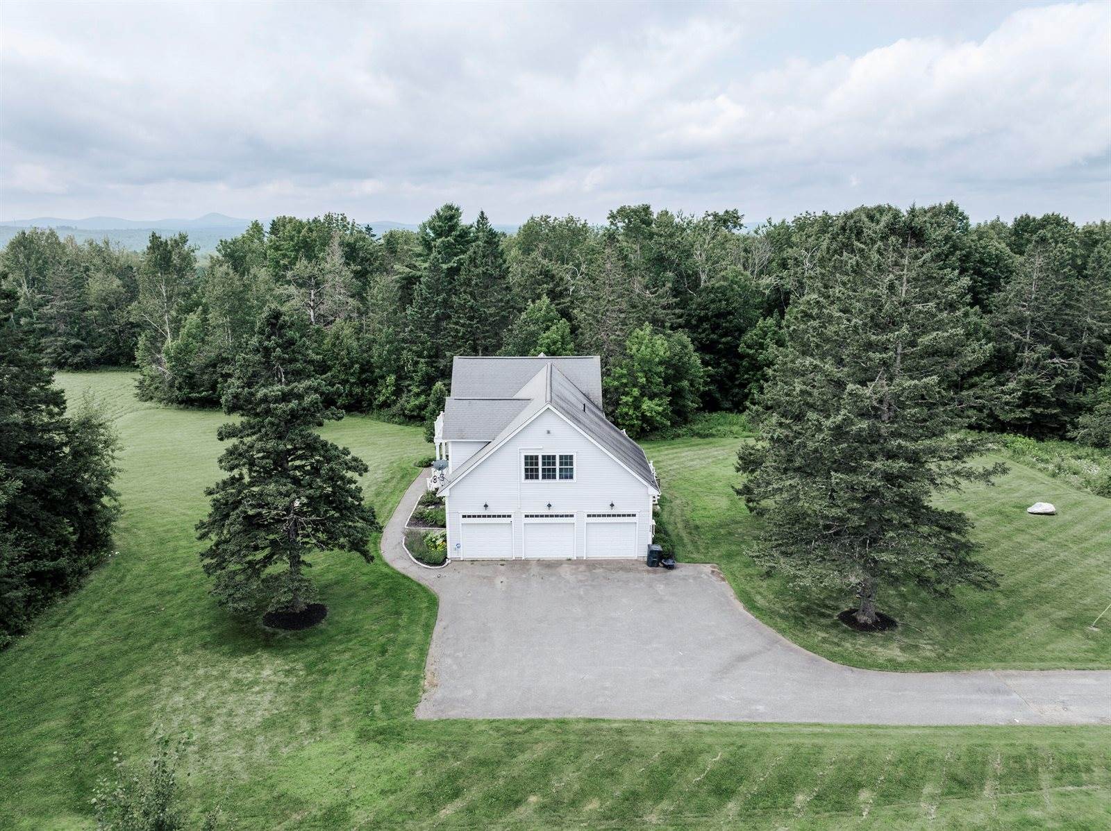 536 Blackstream Road, Hermon, ME 04401