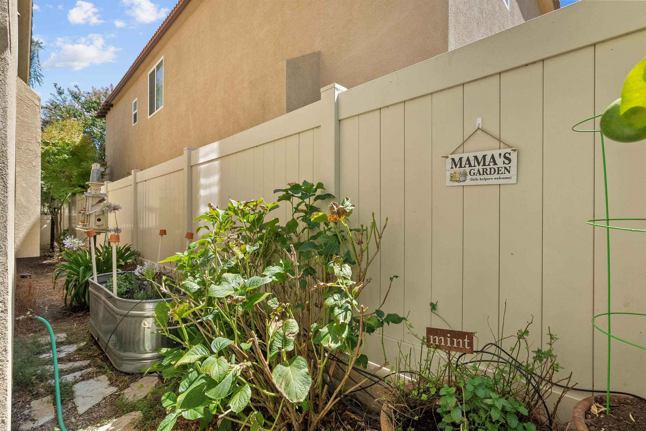 16311 Mountain Lane, Canyon Country, CA 91387