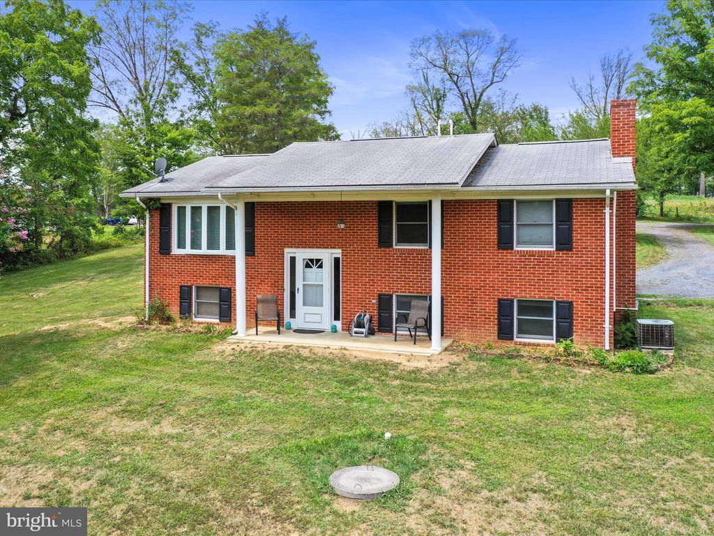 129 Fox Ridge Drive, Maurertown, VA 22644