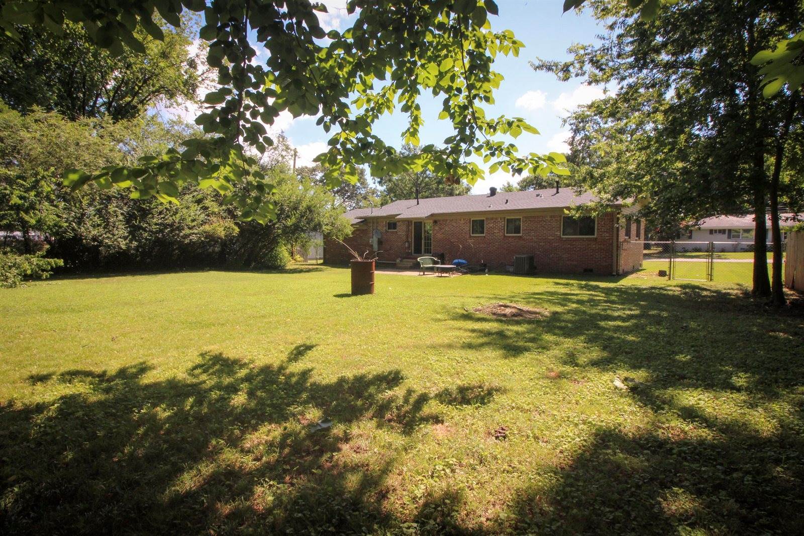 106 South Hastings Avenue, Russellville, AR 72801