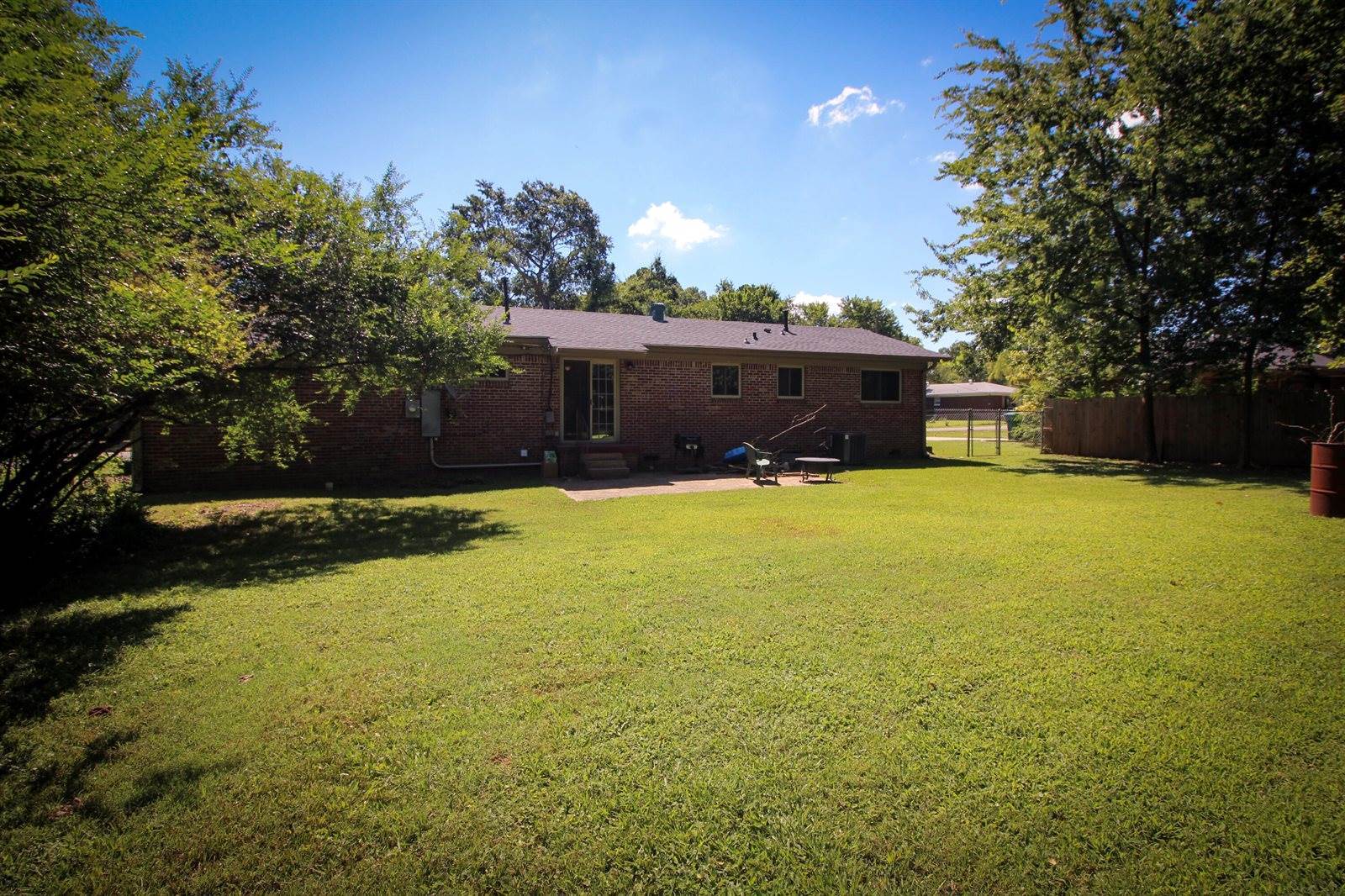 106 South Hastings Avenue, Russellville, AR 72801