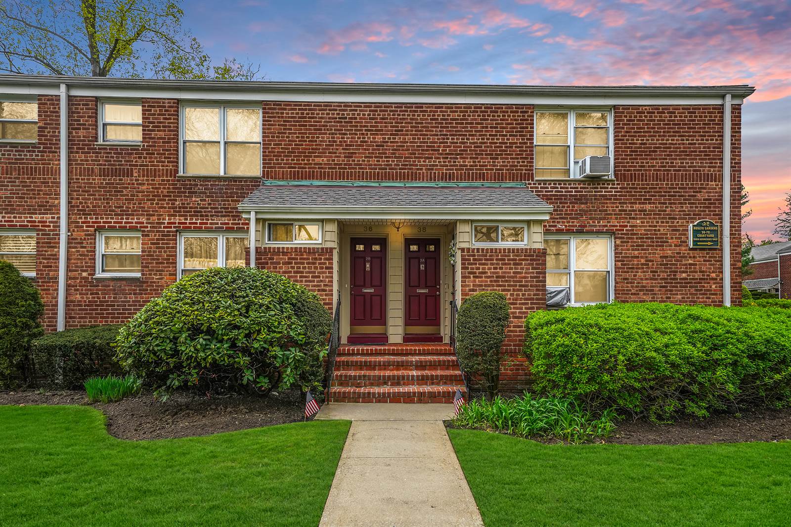 32 Edwards Street, #2A, Roslyn Heights, NY 11577