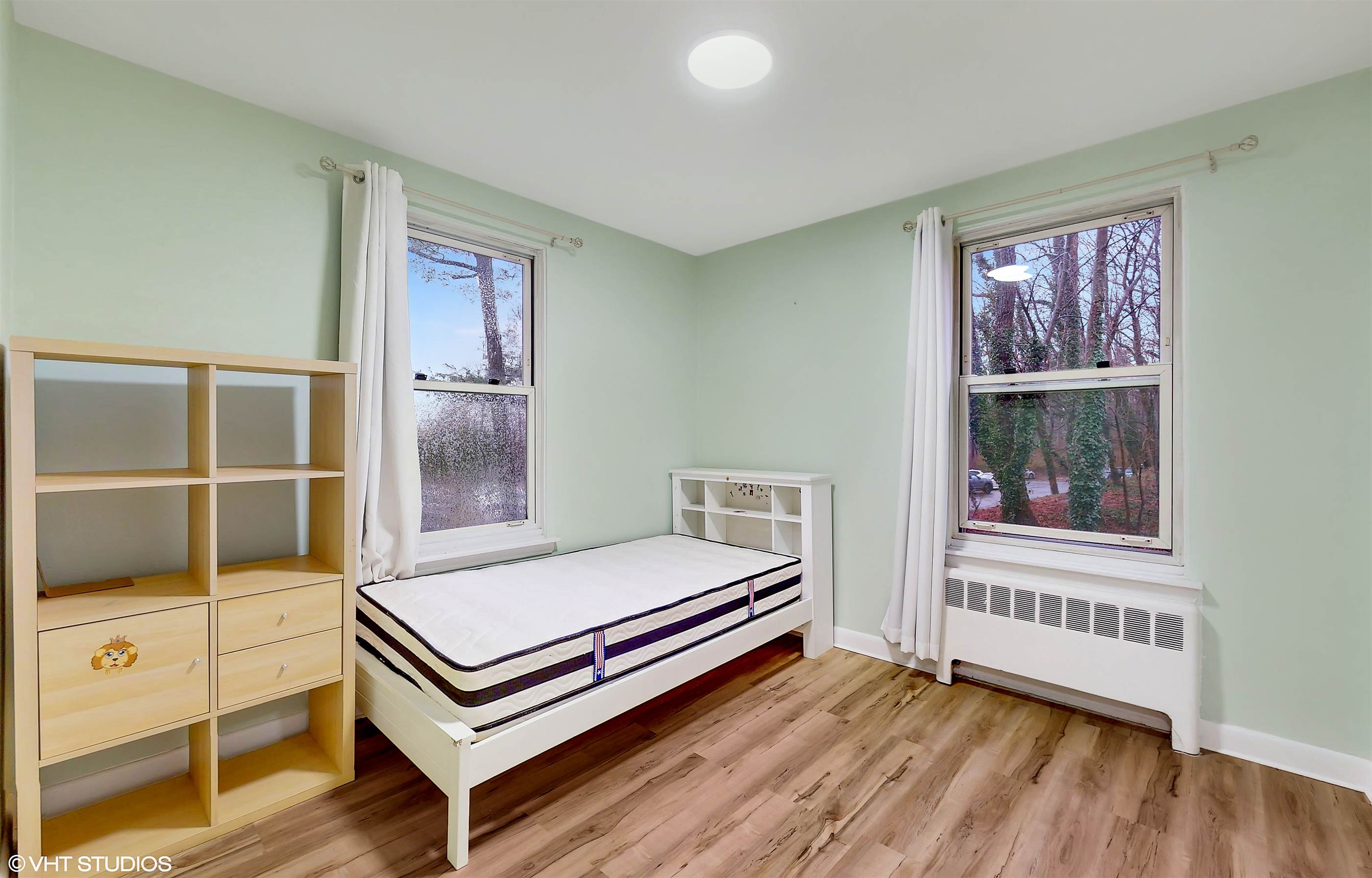 32 Edwards Street, #2A, Roslyn Heights, NY 11577