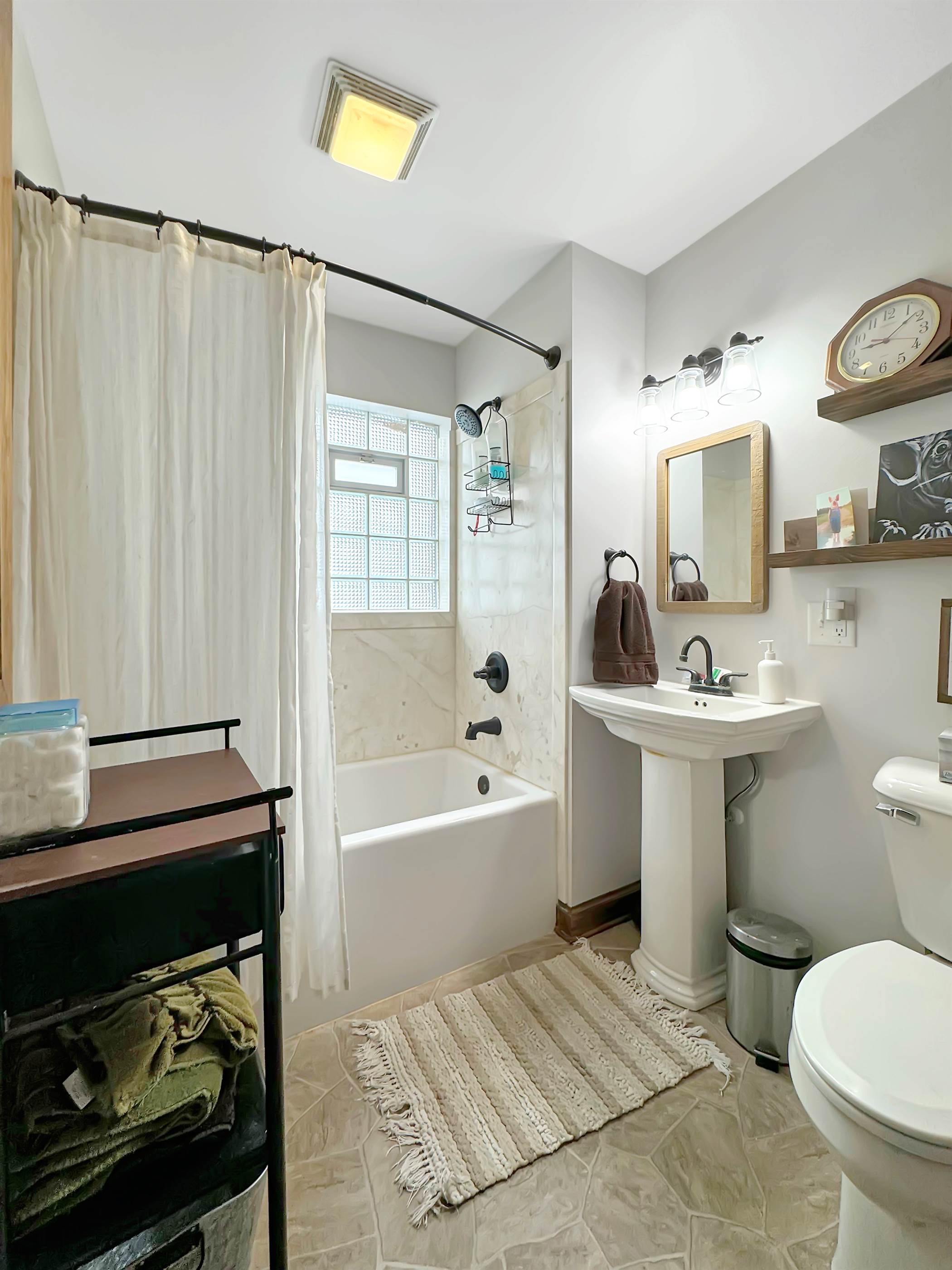 510 W Evelyn St, Freeport, IL 61032