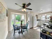 510 W Evelyn St, Freeport, IL 61032