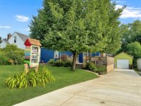 510 W Evelyn St, Freeport, IL 61032