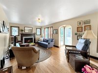 510 W Evelyn St, Freeport, IL 61032