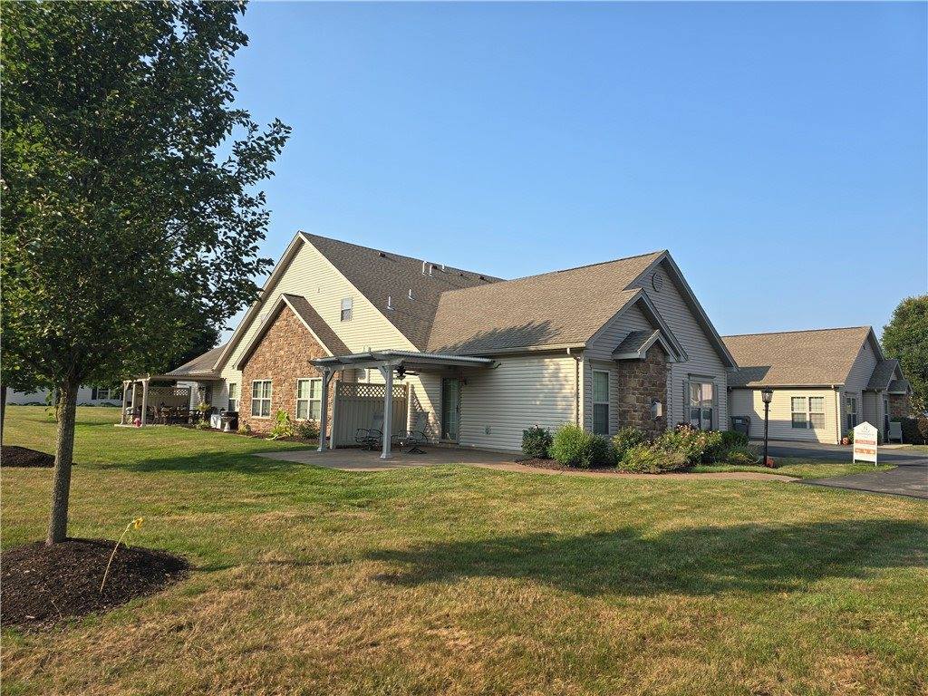 1043 Carriage Lane, Clinton Township, PA 16056