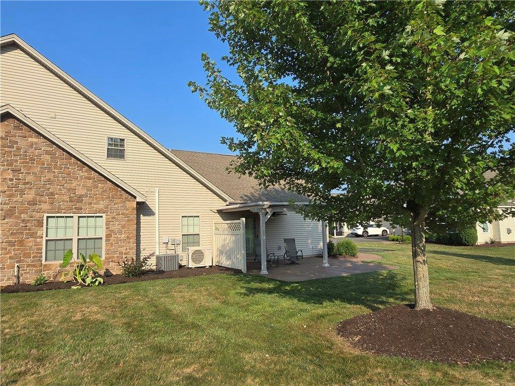 1043 Carriage Lane, Clinton Township, PA 16056