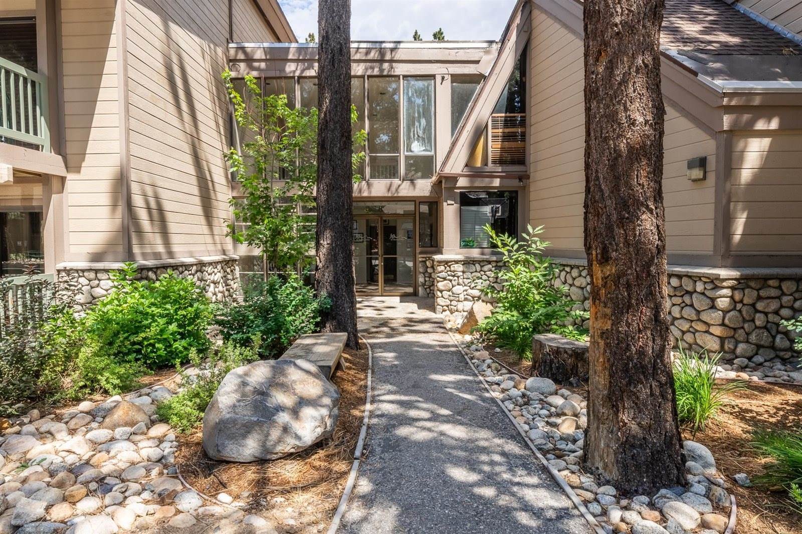 2252 Meridian Blvd. #80, St Mortiz #80, Mammoth Lakes, CA 93546