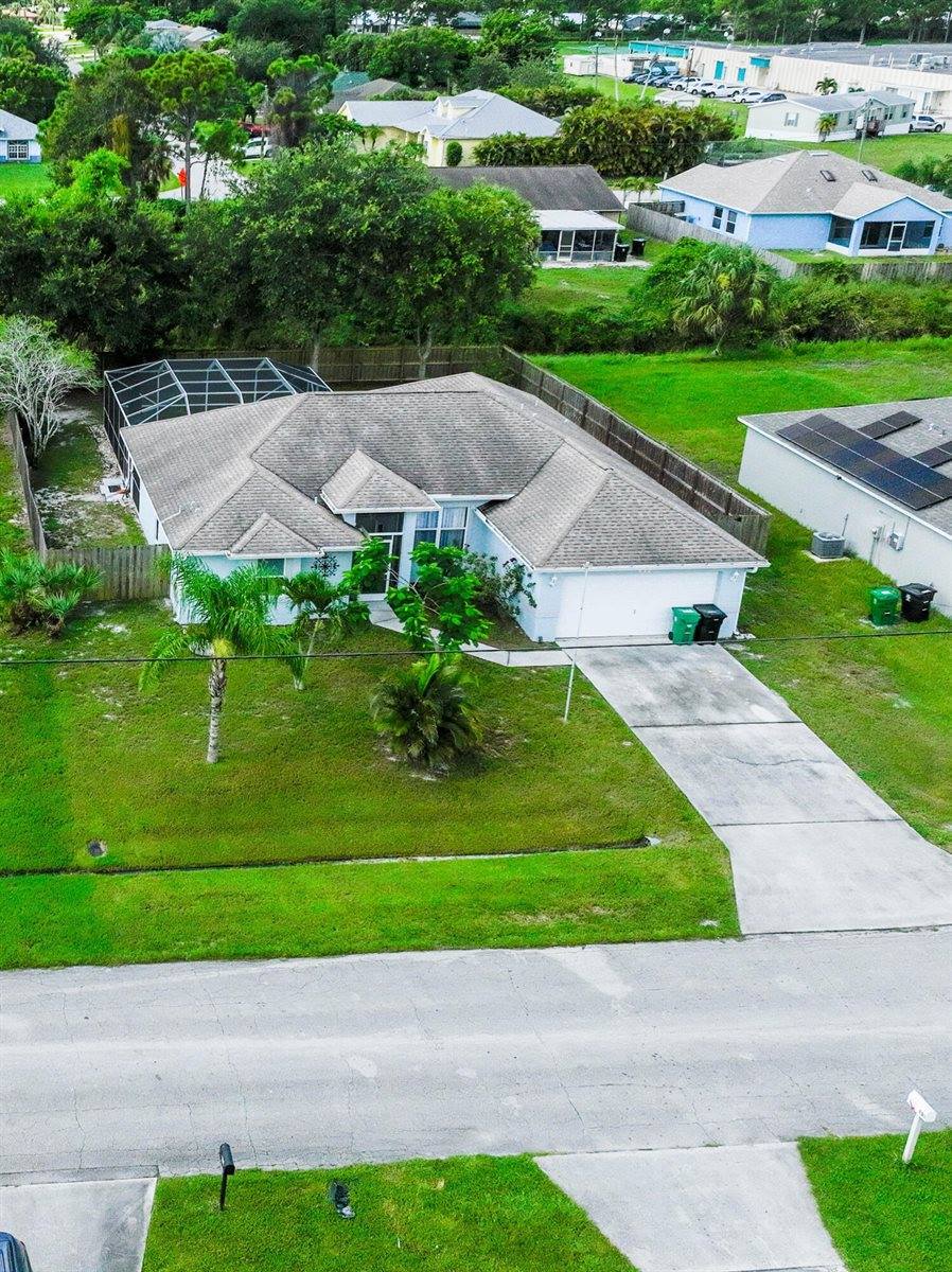 932 SE Walters Terrace, Port Saint Lucie, FL 34983