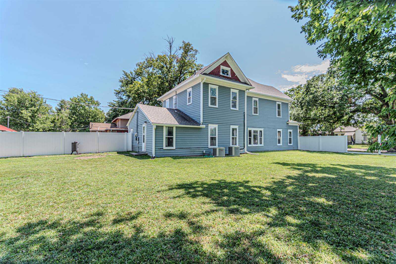 424 West 8th Street, Junction City, KS 66441