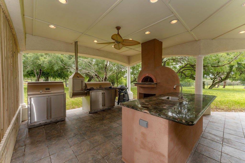 172 South San Roman, Bayview, TX 78566