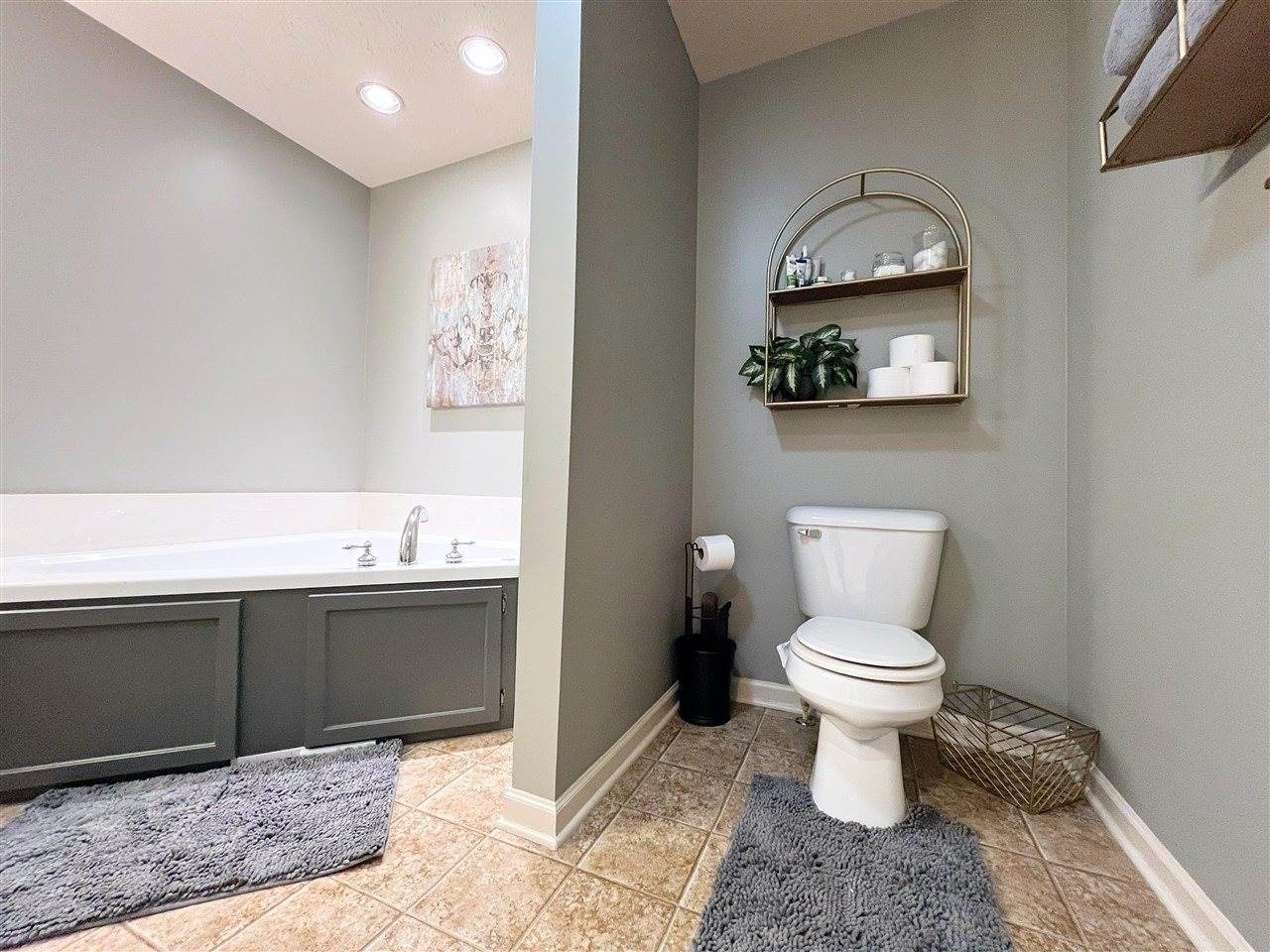 323 Turkey Run Drive, Bowling Green, KY 42101