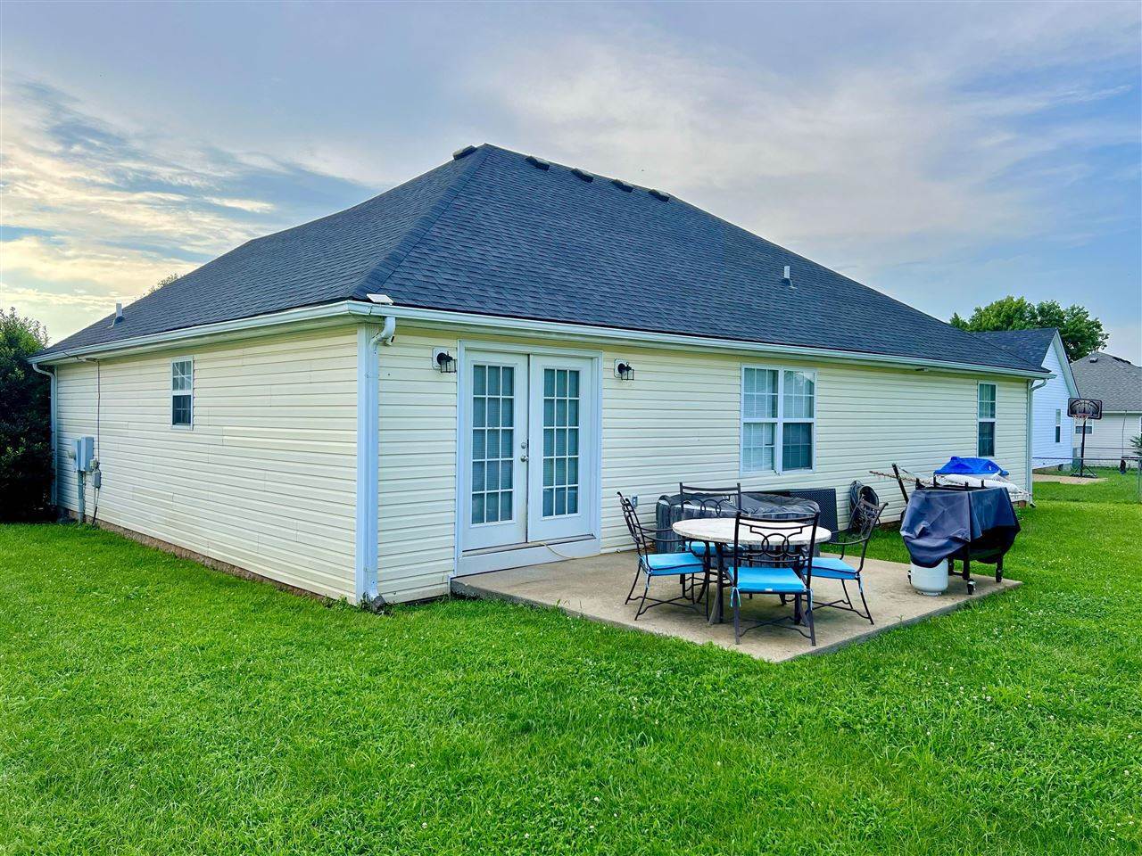 323 Turkey Run Drive, Bowling Green, KY 42101