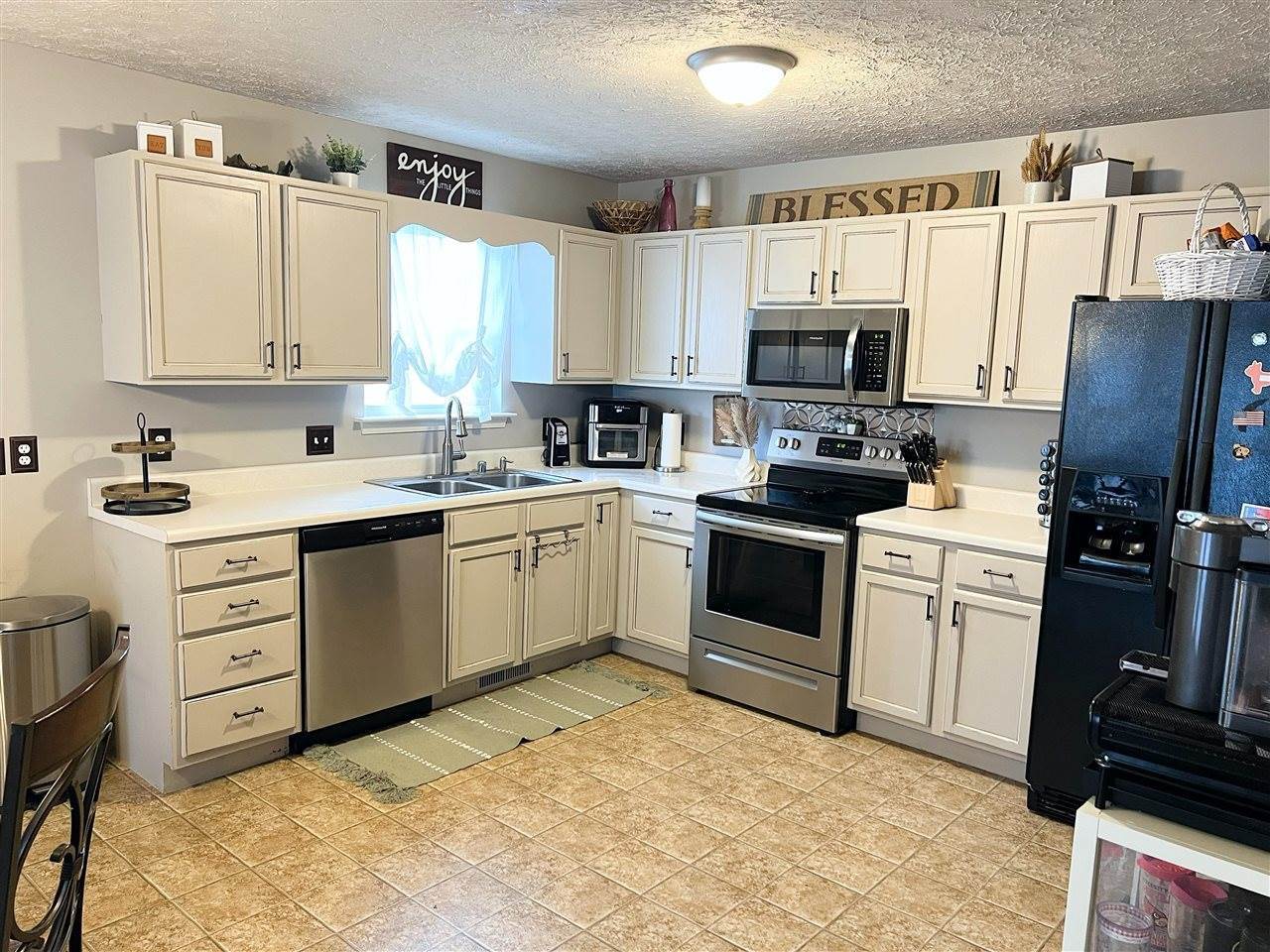 323 Turkey Run Drive, Bowling Green, KY 42101