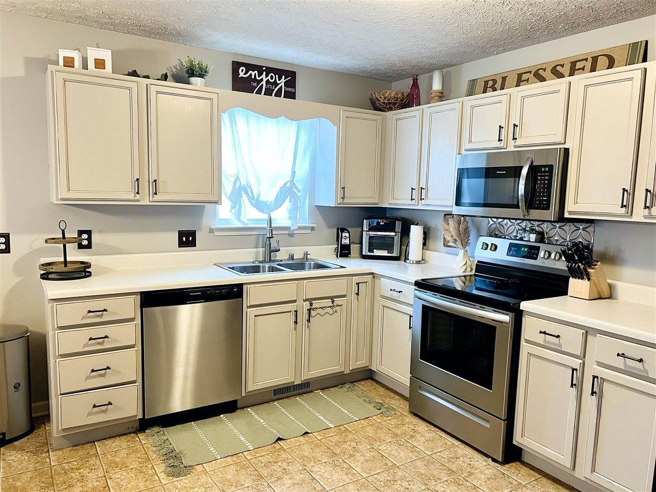 323 Turkey Run Drive, Bowling Green, KY 42101