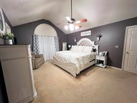 323 Turkey Run Drive, Bowling Green, KY 42101