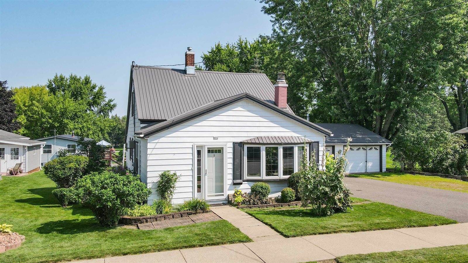 402 E Division Street, Greenwood, WI 54437