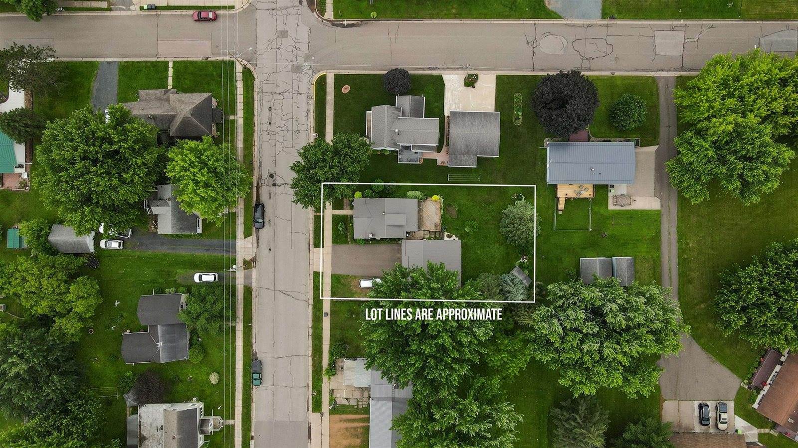 402 E Division Street, Greenwood, WI 54437